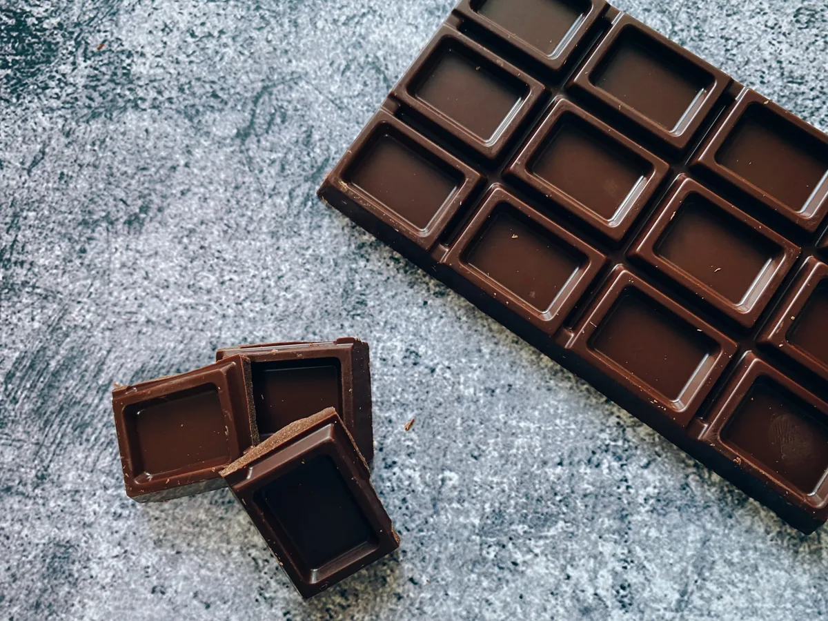 チョコレートの染み抜き方法は?油分を落とす手順と時間がたったシミへの対処