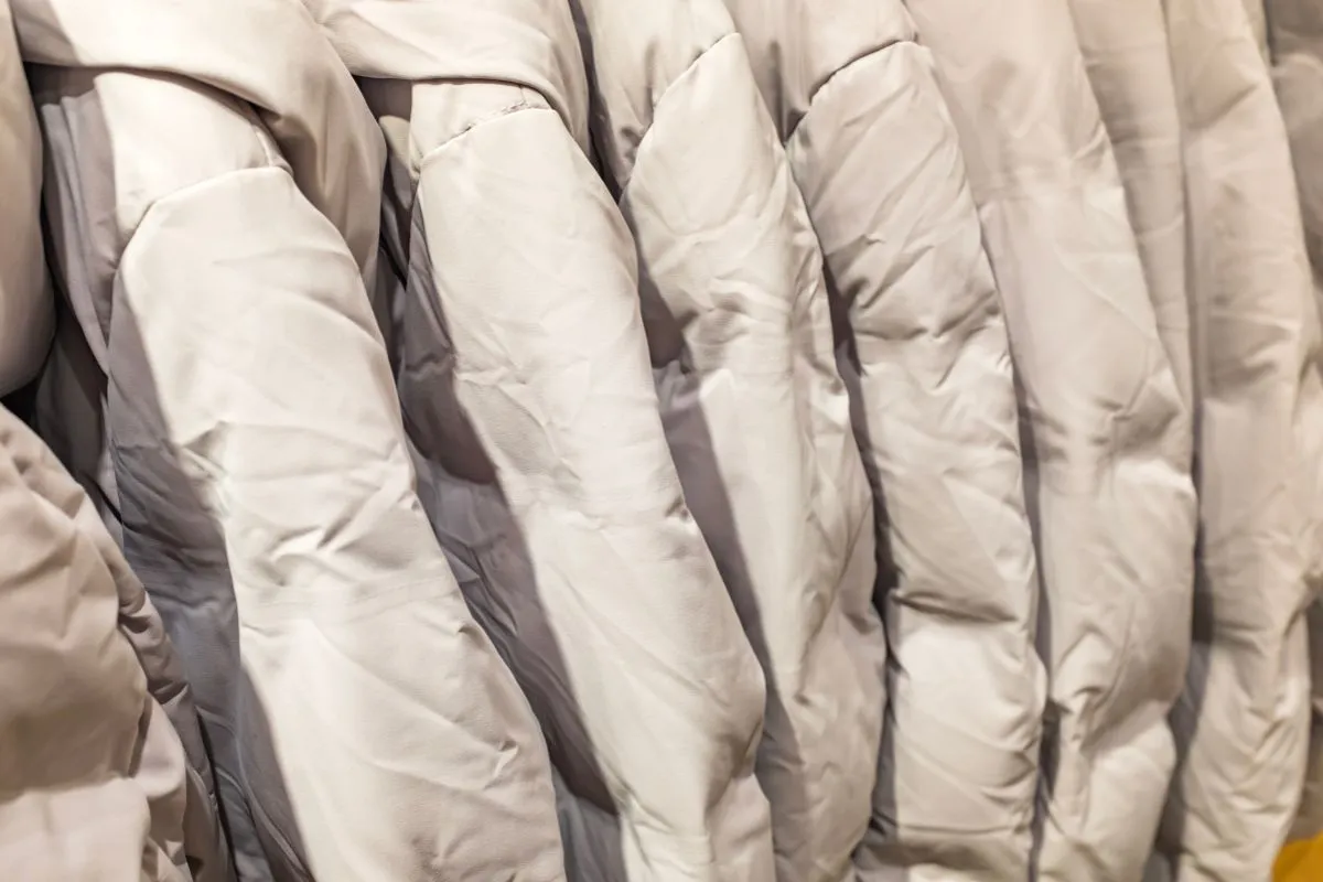 ダウンの汚れは自宅で落とせる？