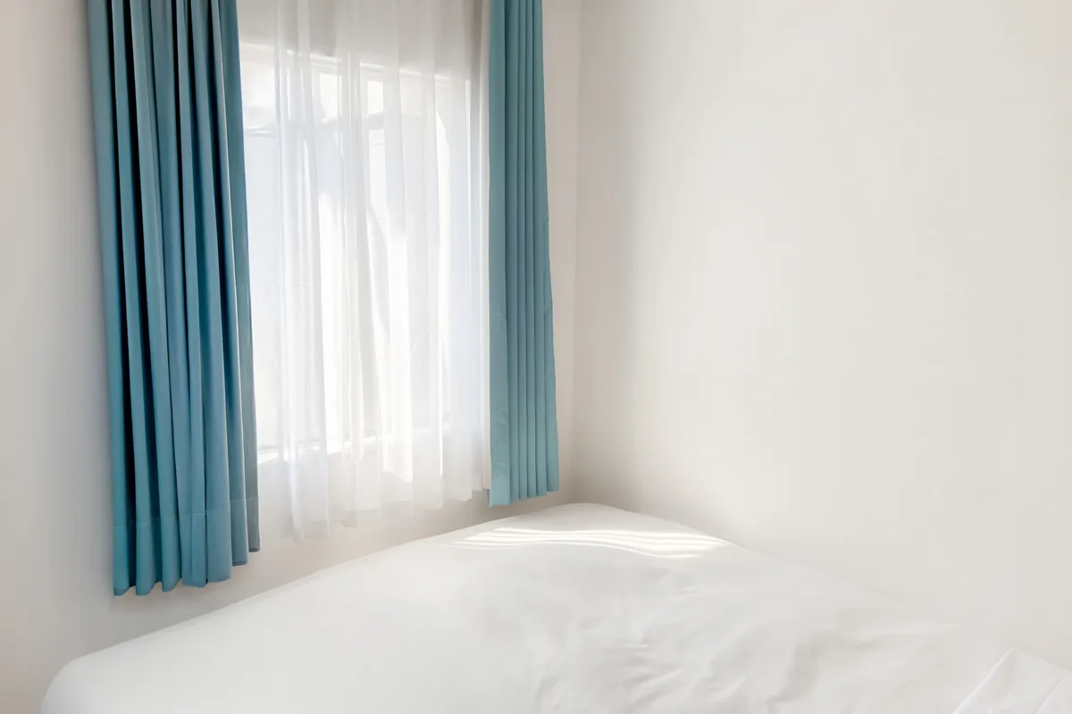 寝室のシーツの画像