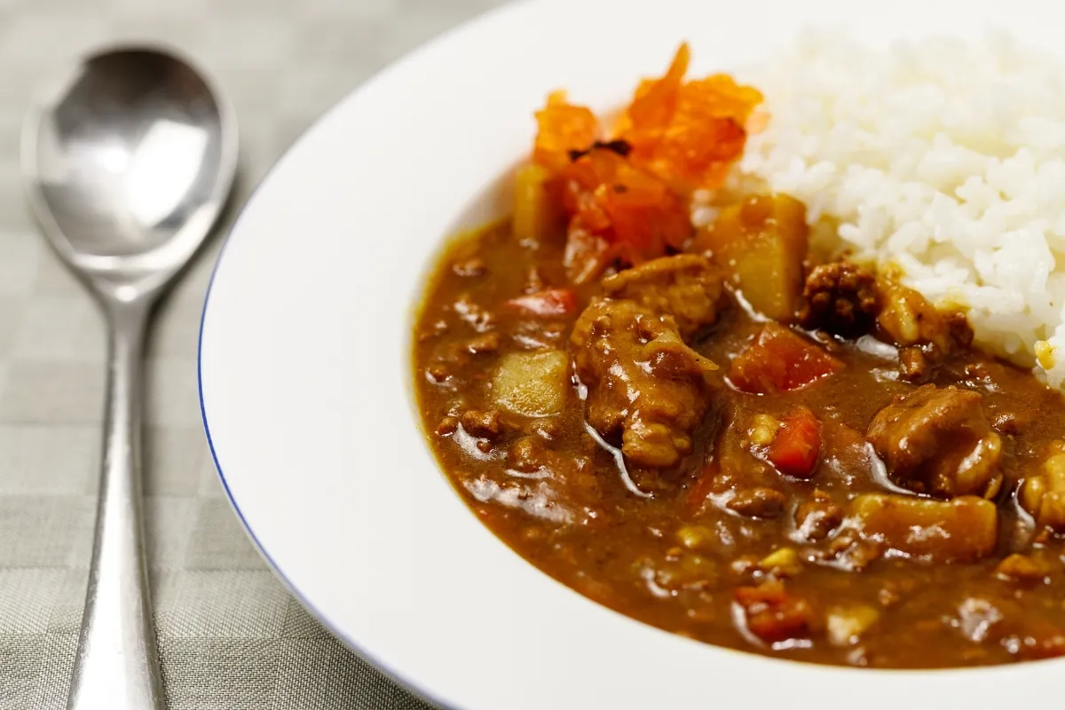 カレーの染みが落ちにくい理由